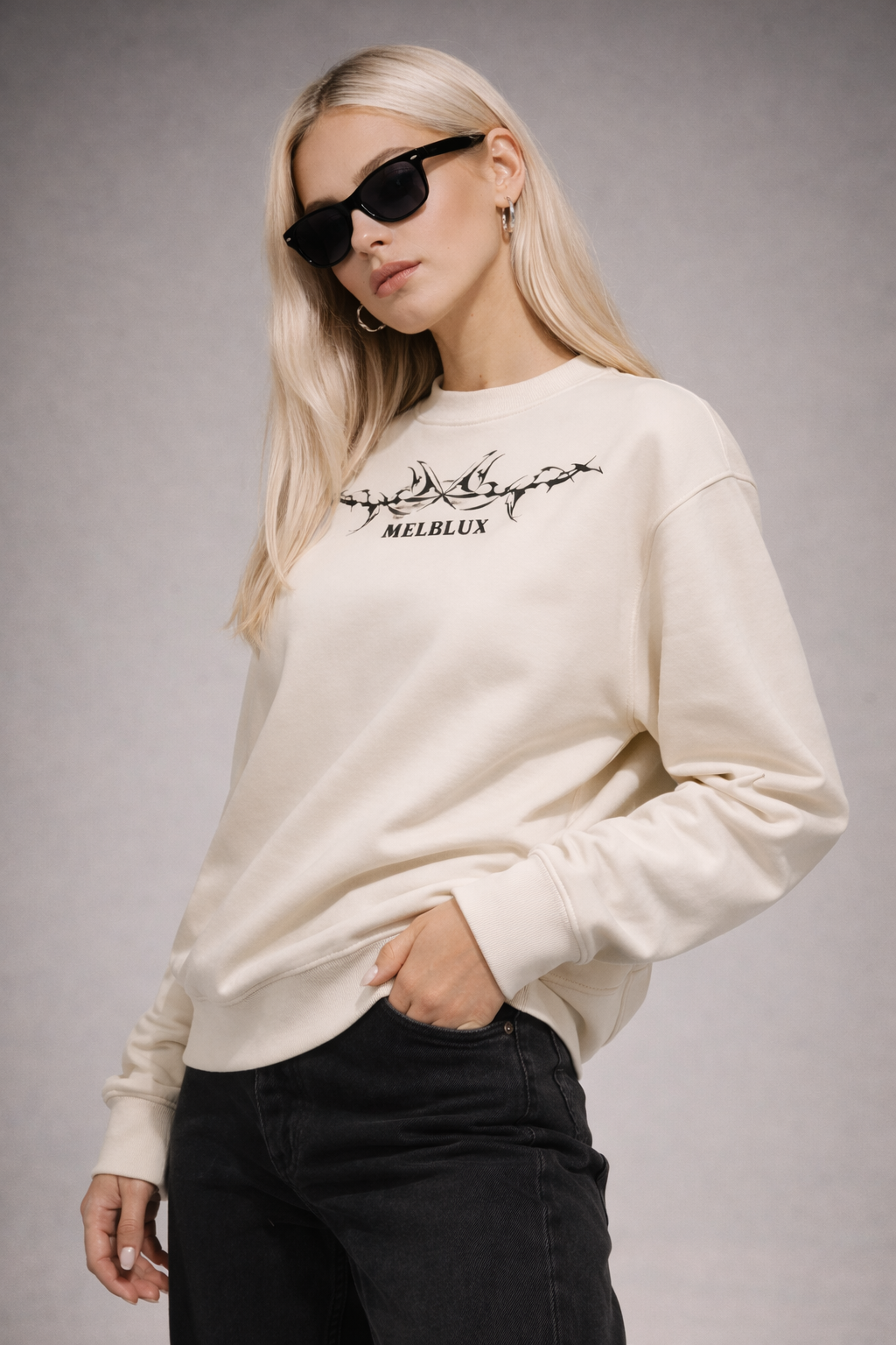 Women relax crew neck sweatshirt